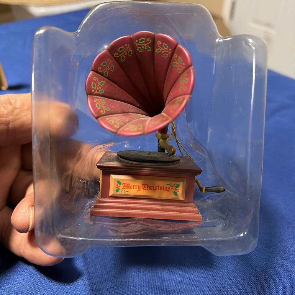 The Enesco Treasury Of Cristmas Ornament GRAMOPHONE KEEPSAKE 1988